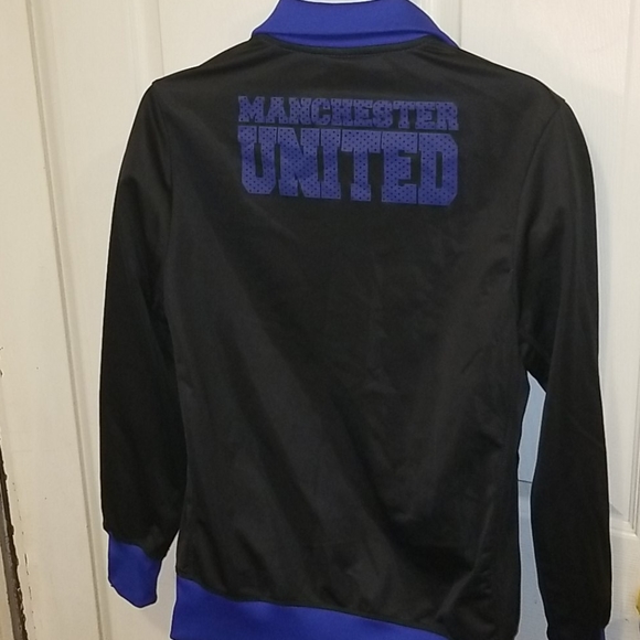 MANCHESTER UNITED FC Zip Warmup Jacket - Picture 3 of 5
